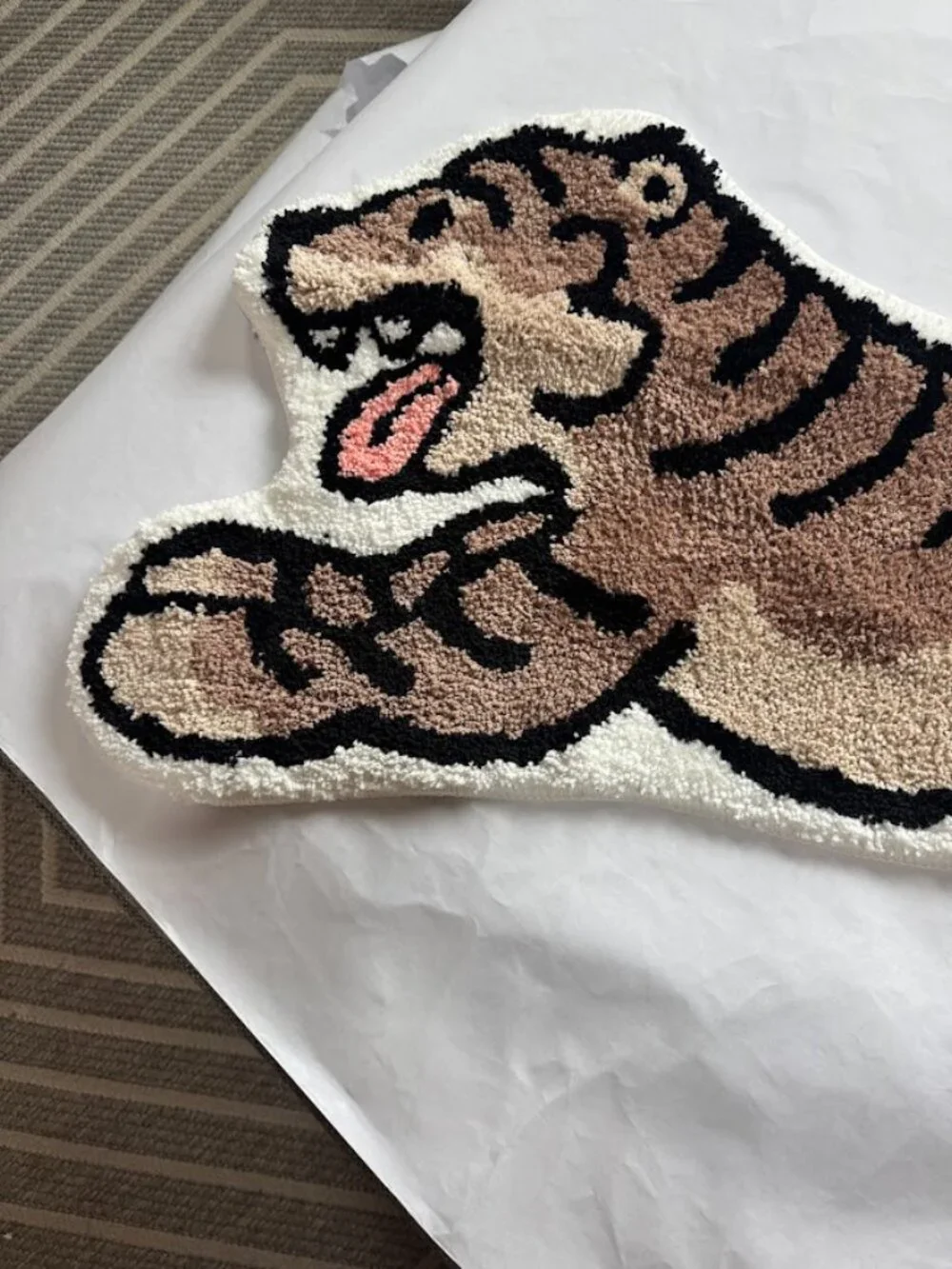Godalesa Tufted Tiger Shape Area Rug Plush Novelty Room Decor